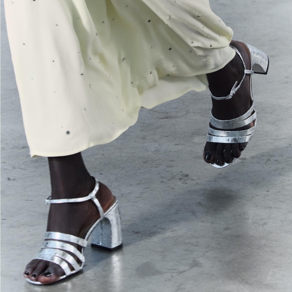 ZARA HEELED METALLIC SANDALS
